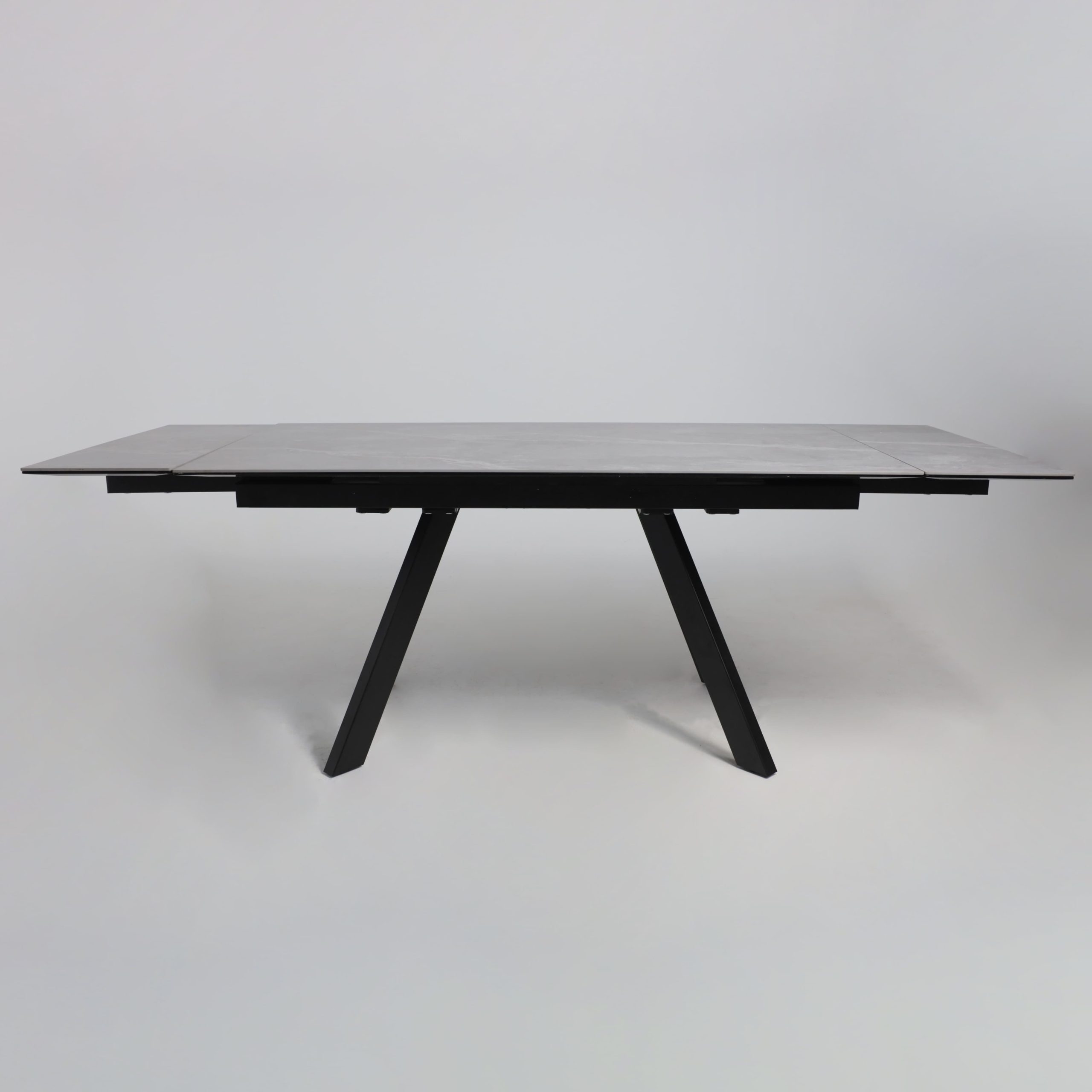 Стол МОНАКО NEW,керамика 0 кат. 1600(2240)*900, Камень серый Greys Grey/Черный матовый