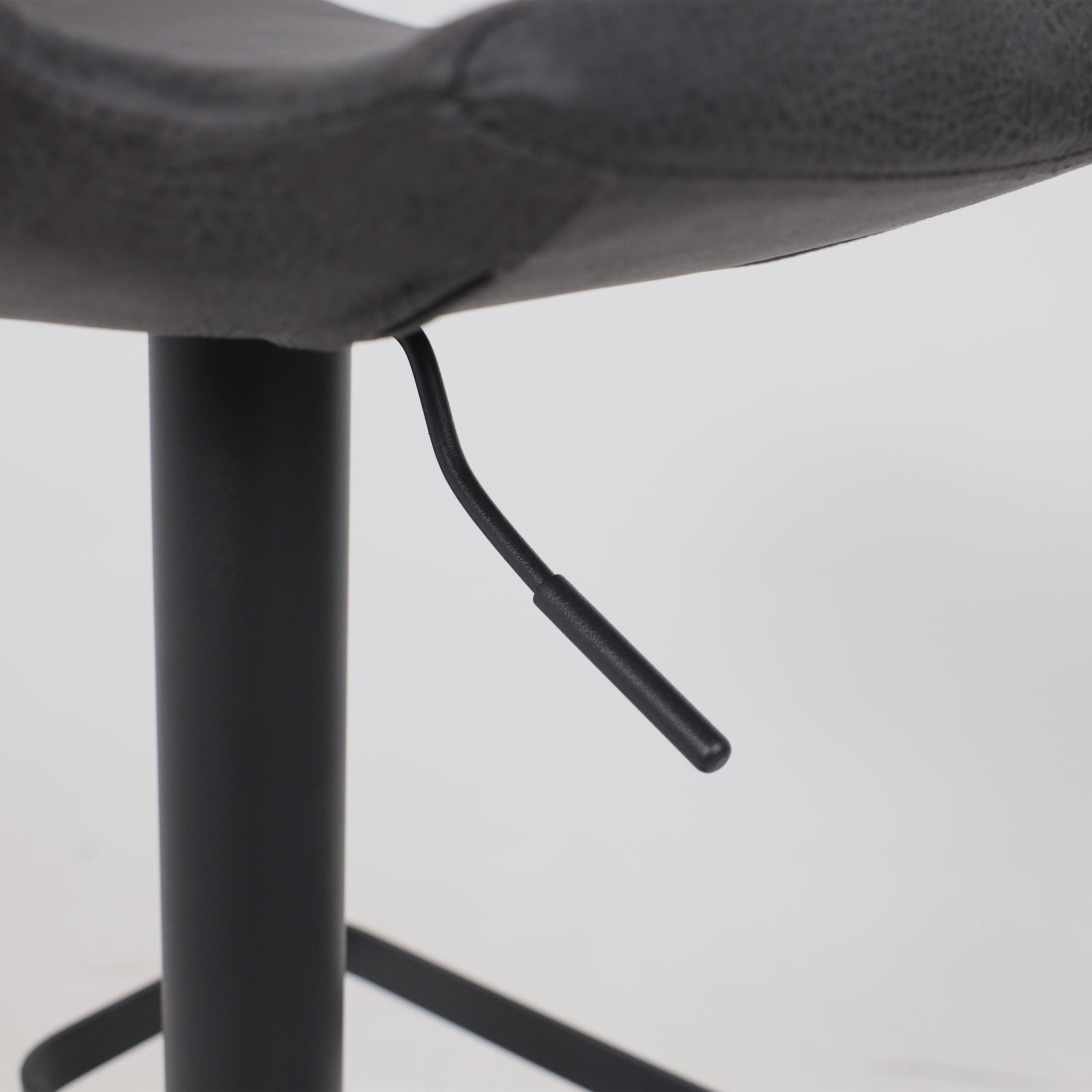 Стул FINCH, барный, экокожа, винтажный черный WATUSI 16/черный