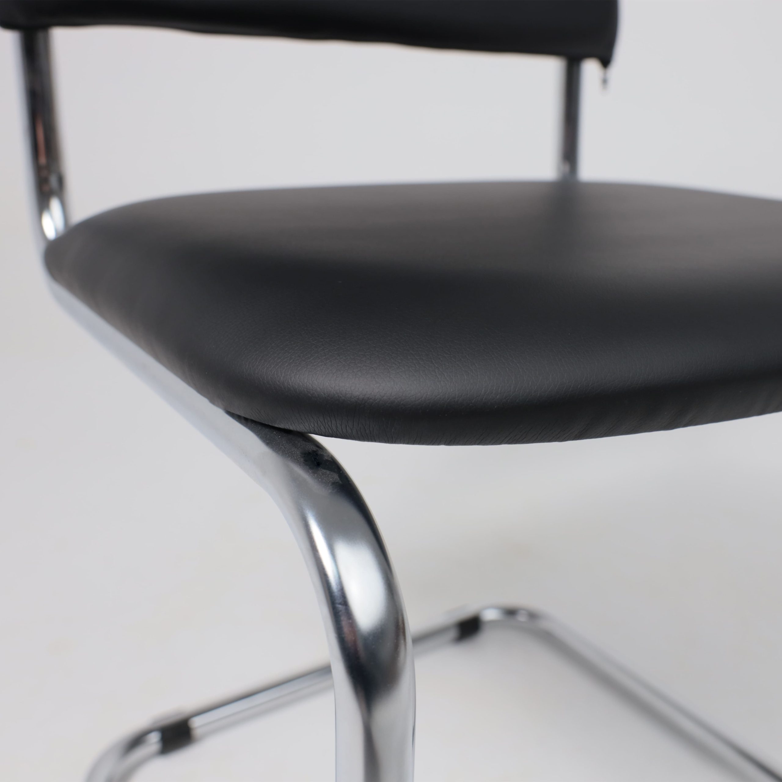 Кресло СЛАВИЯ, черный кожзам/хром