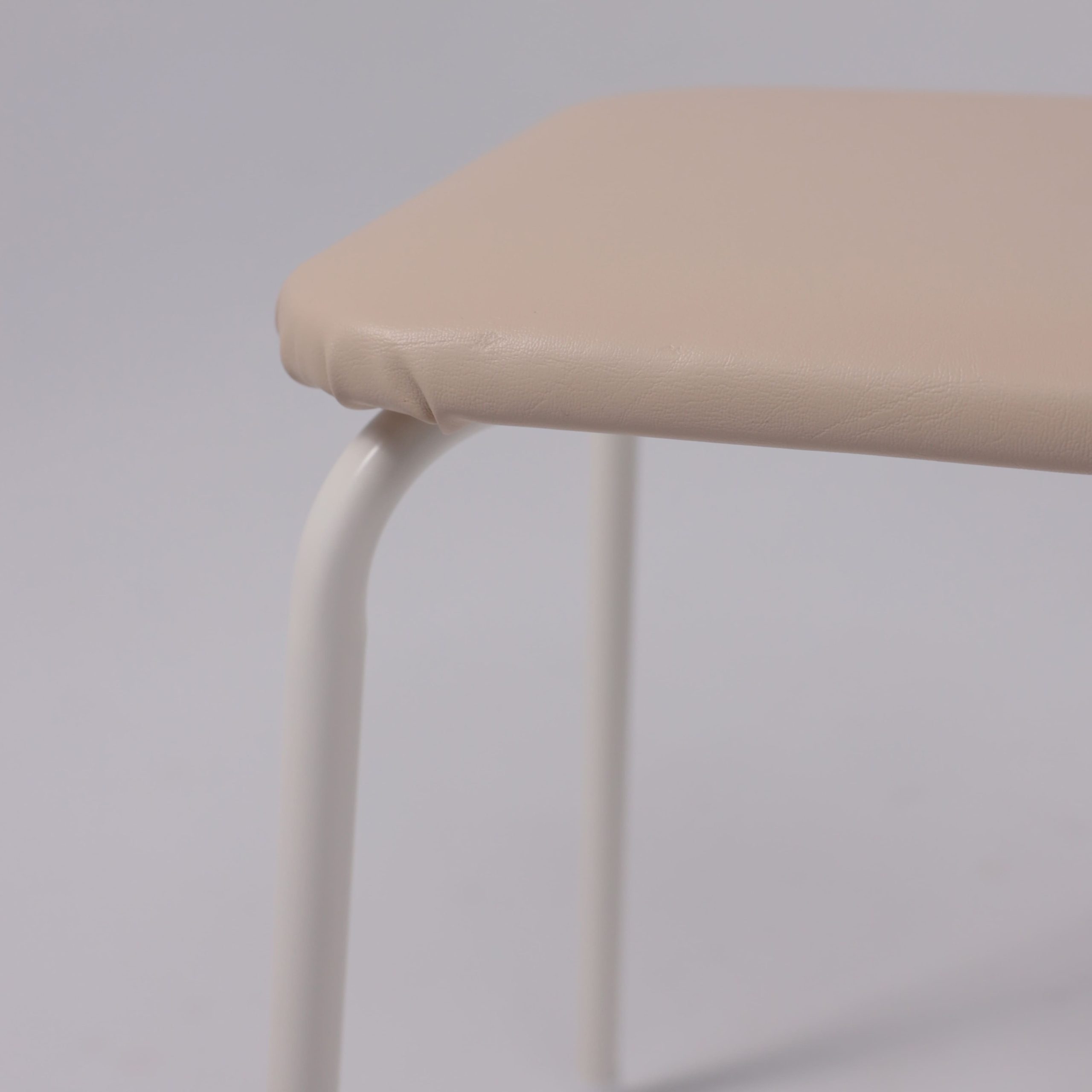 Табурет квадратный 