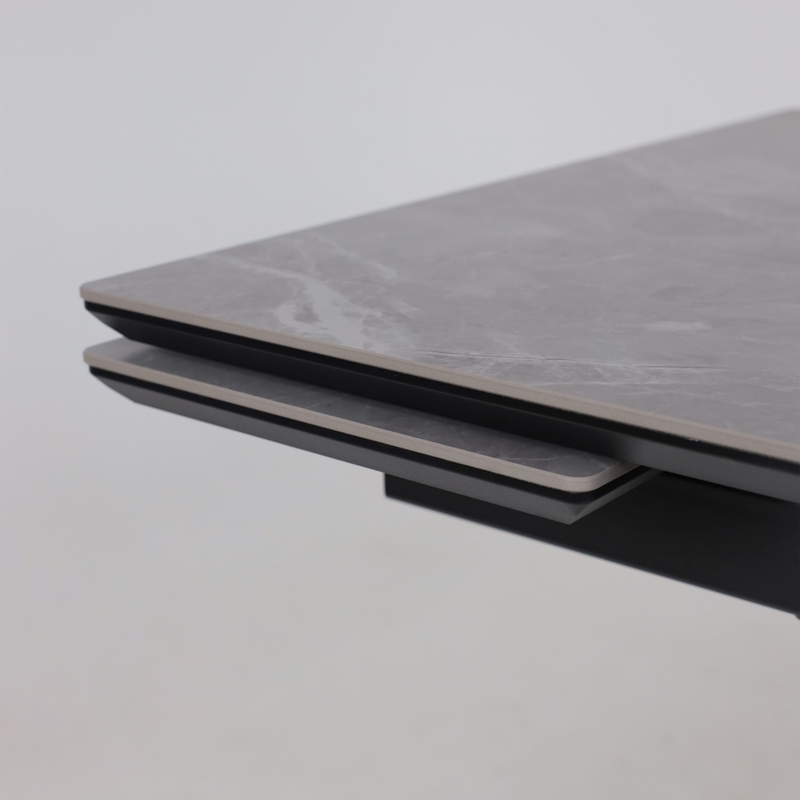 Стол JACK-120, раздвижной 120(30+30)х80, STONE GREY ST CER/Черный