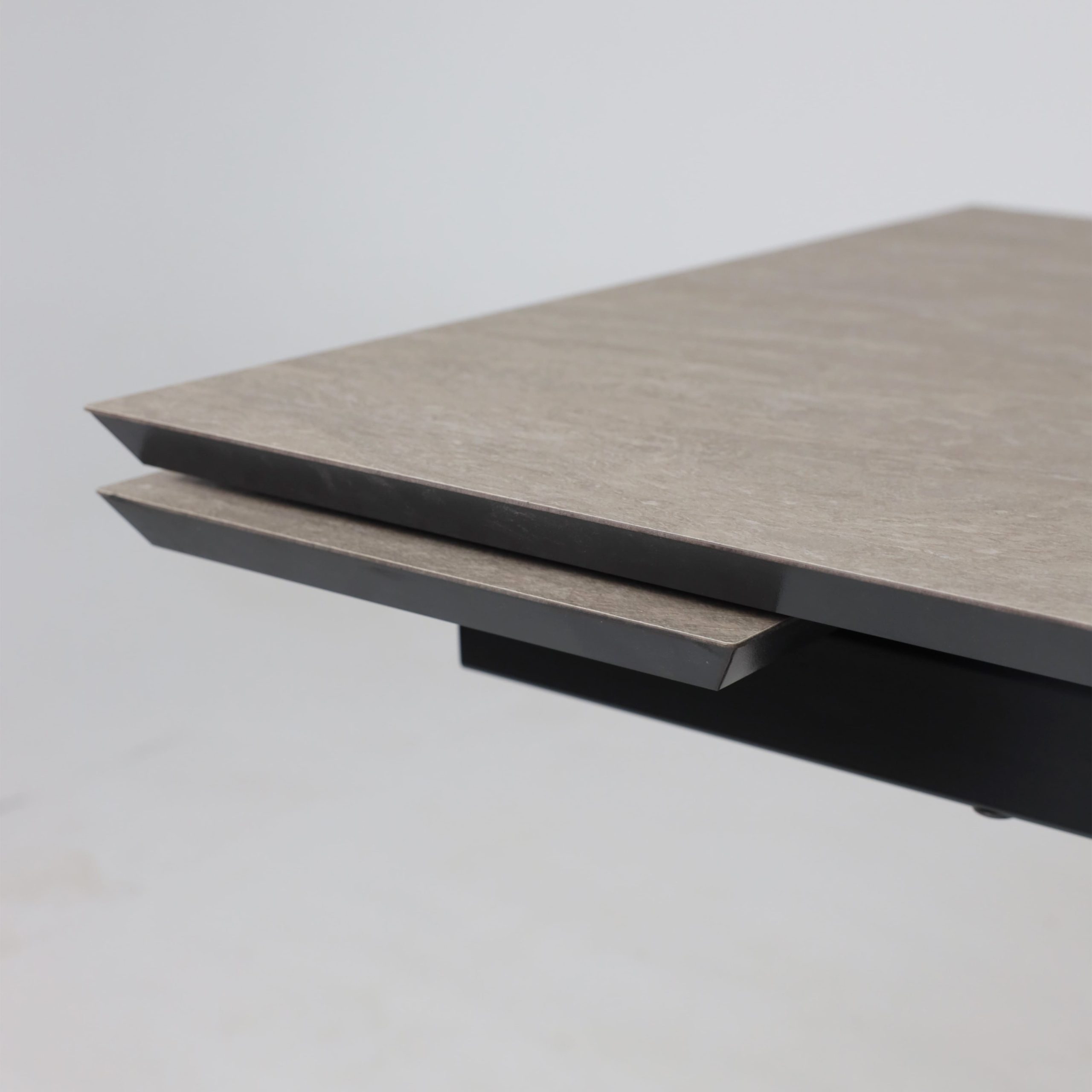 Стол JACK-120, раздвижной 120(30+30)х80, БЕЖЕВЫЙ КАМЕНЬ - COMPAKT CER/Черный