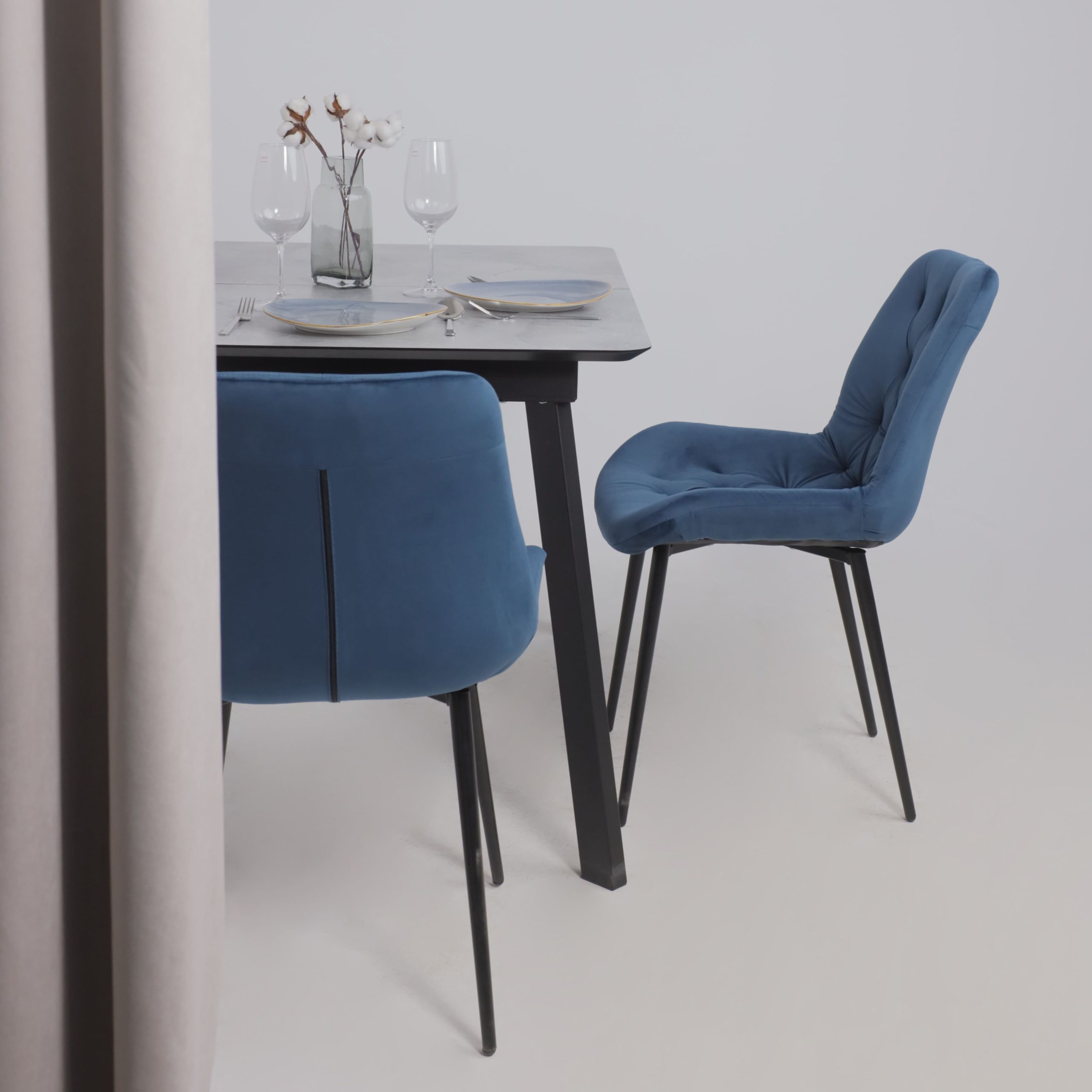 Стул AV 435, синий бархат Confetti deep ocean/черный