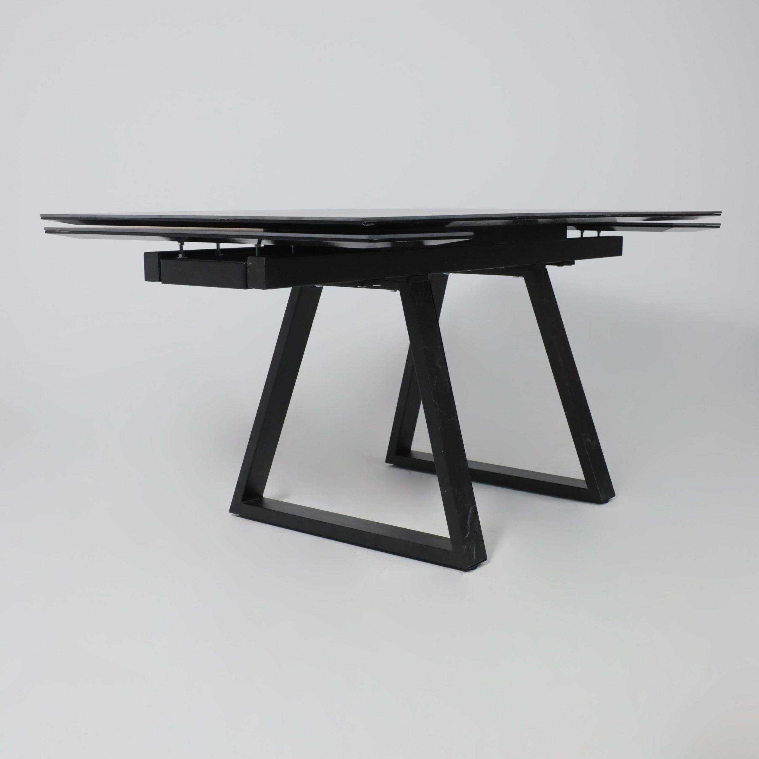 Стол МОНАКО NEW,керамика 0 кат. 1600(2240)*900, Камень черный Greys Black/Черный матовый, квадро