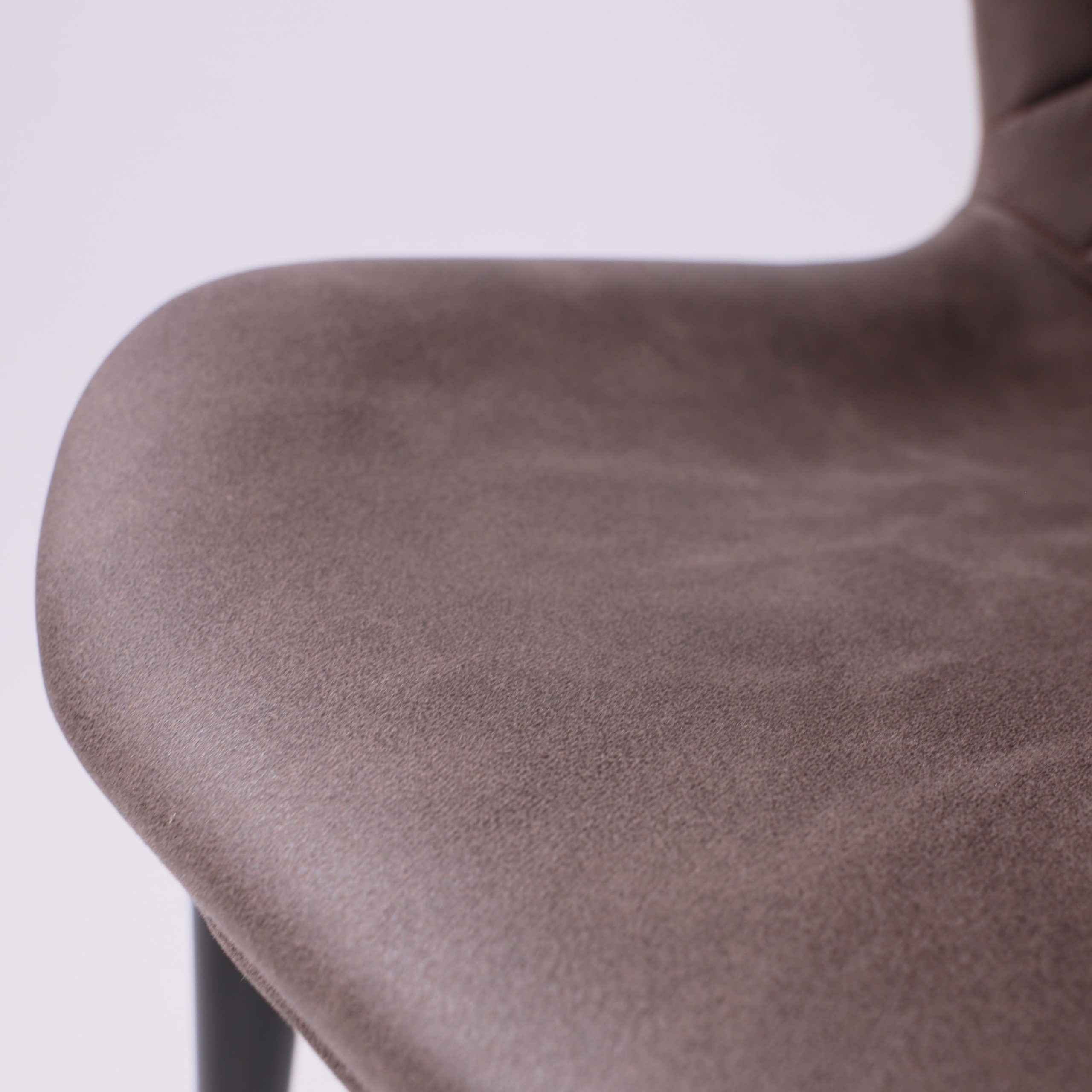 Стул AV 470, коричневая замша Kiprus 04/черный