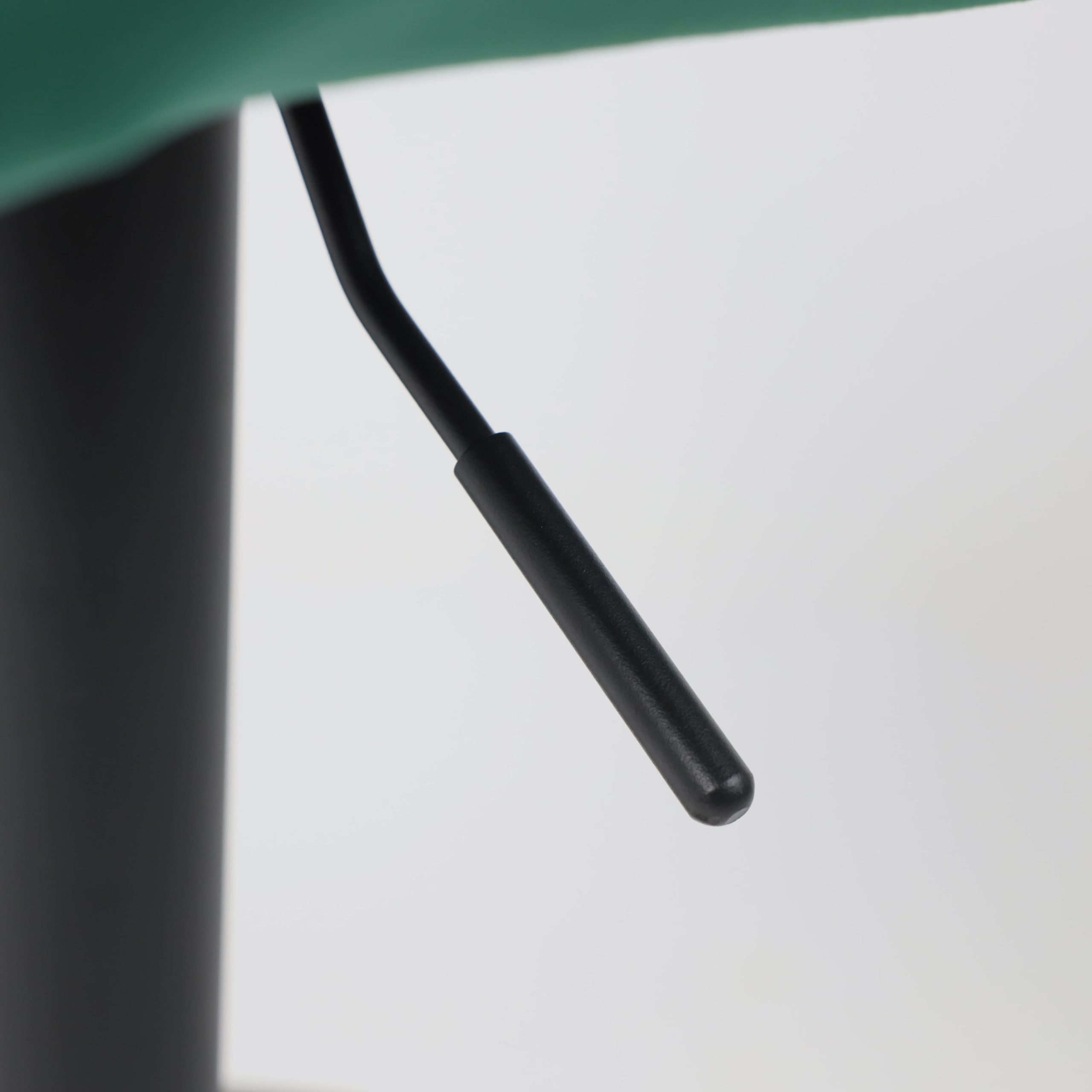 Кресло BERLIN, зеленый велюр HCJ-18/черный