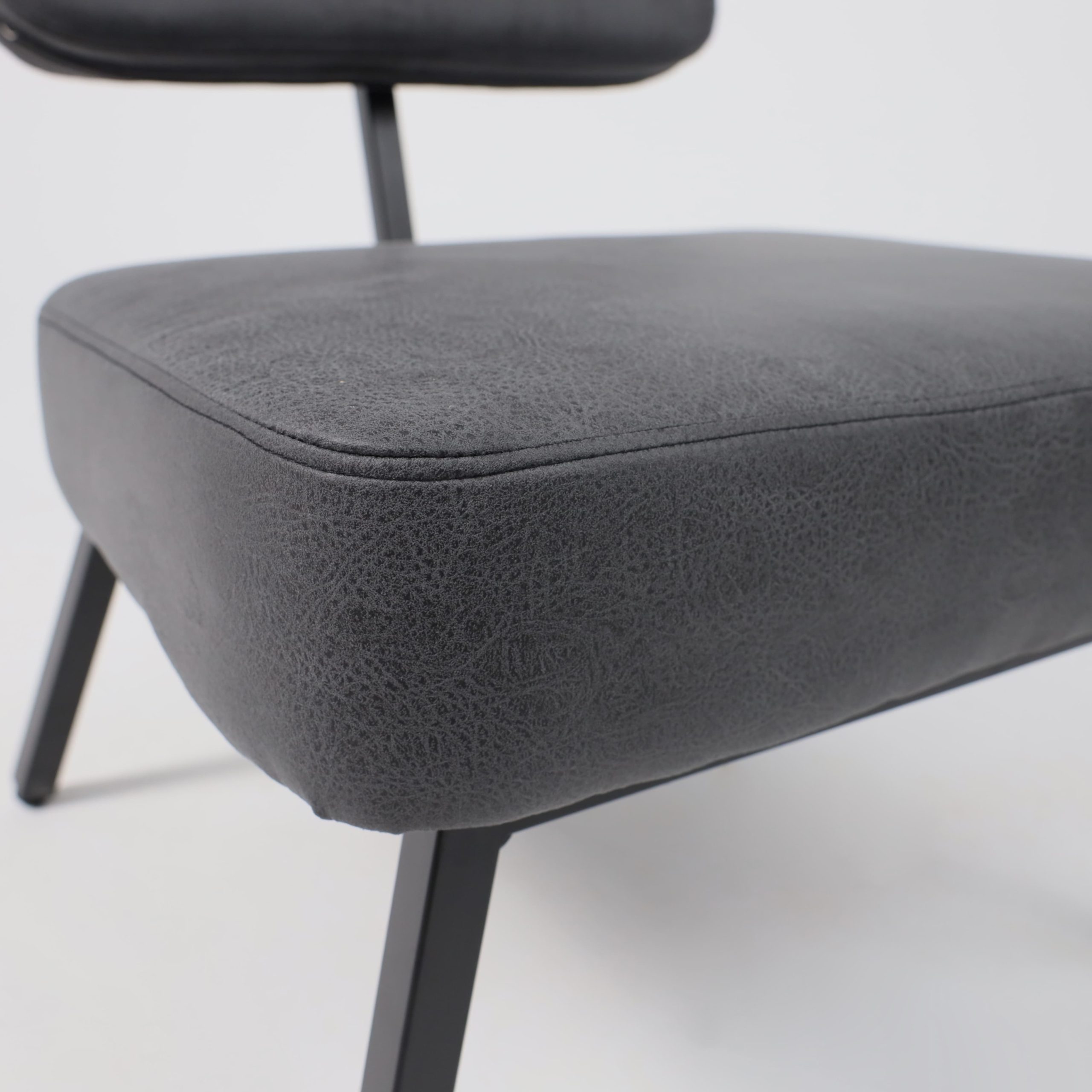 Кресло ASPEN, экокожа винтажный черный WATUSI 16/черный