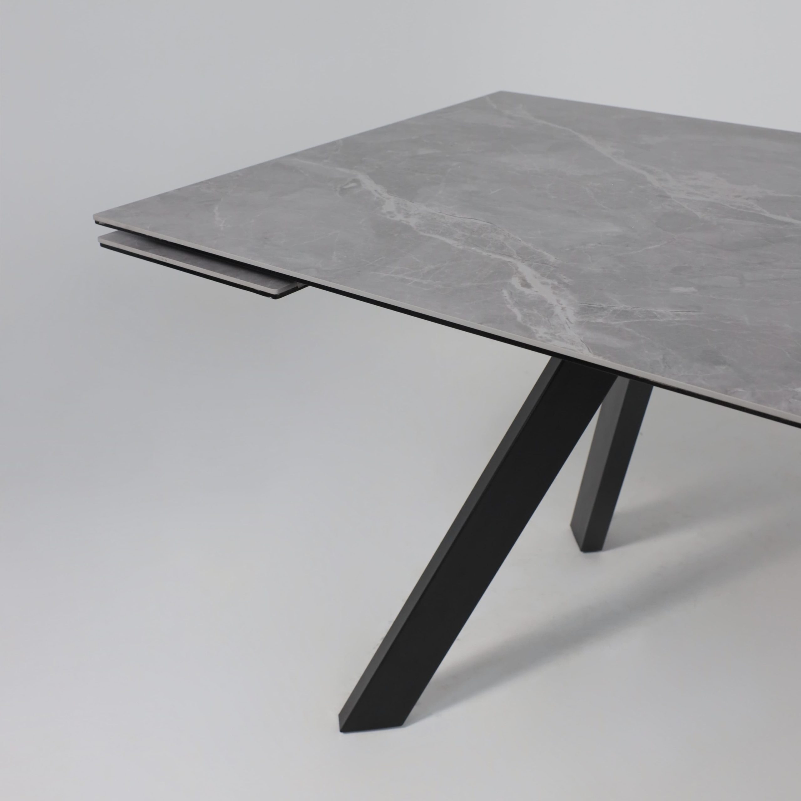 Стол МОНАКО NEW,керамика 0 кат. 1600(2240)*900, Камень серый Greys Grey/Черный матовый