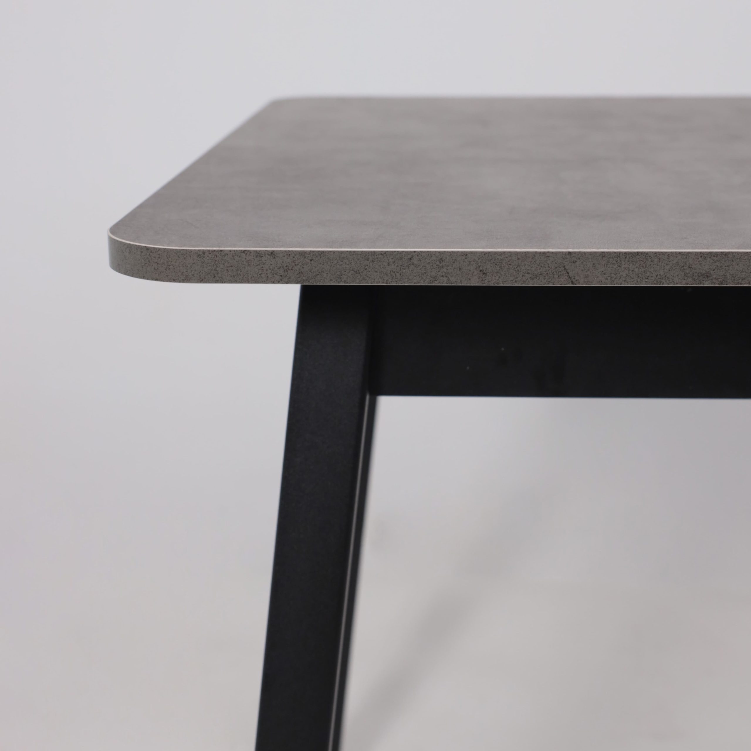 Стол TIRK RADIAL-110, раздвижной 110(142)х70, Дымчатая керамика/Чёрный