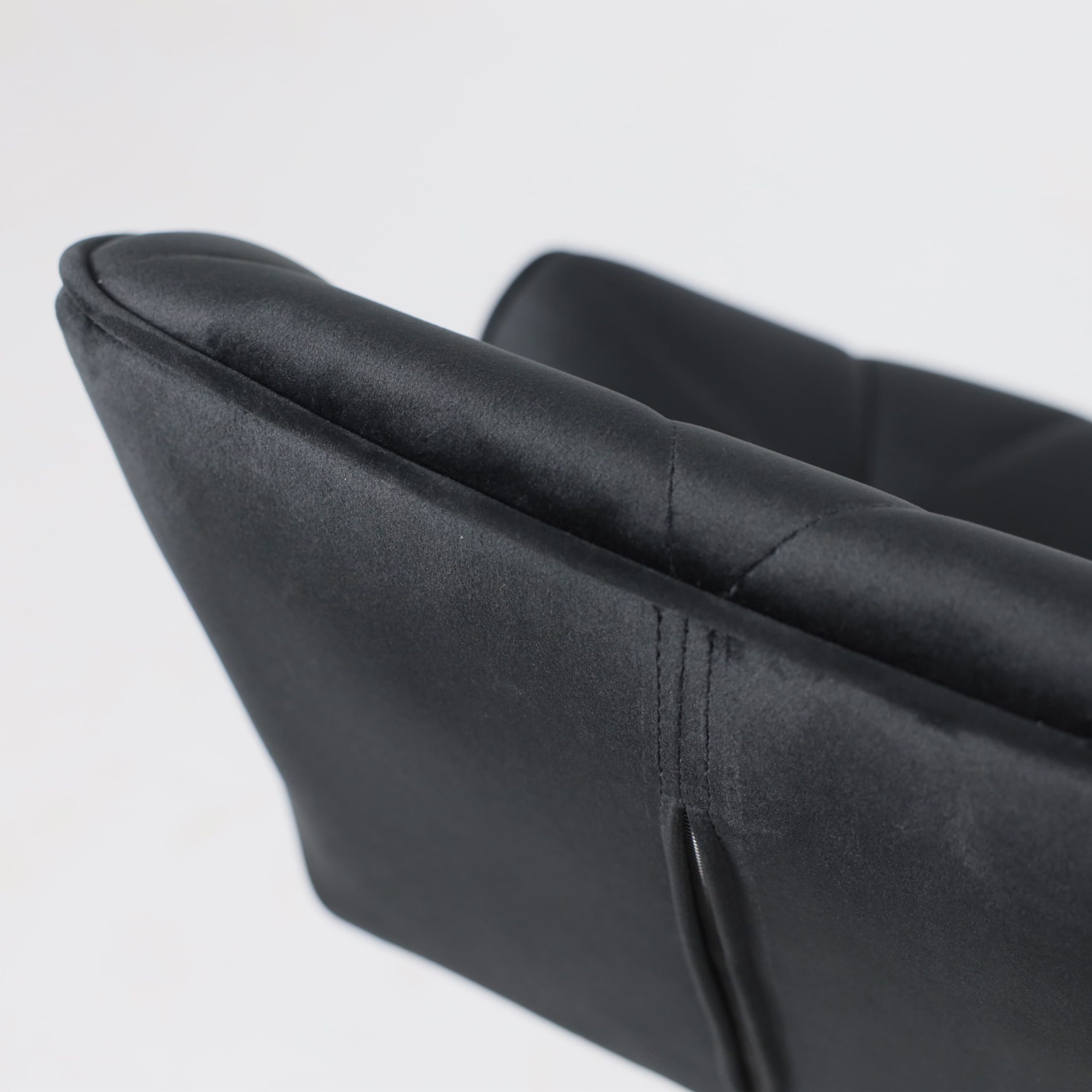 Кресло BERLIN, черный велюр HCJ-50/черный