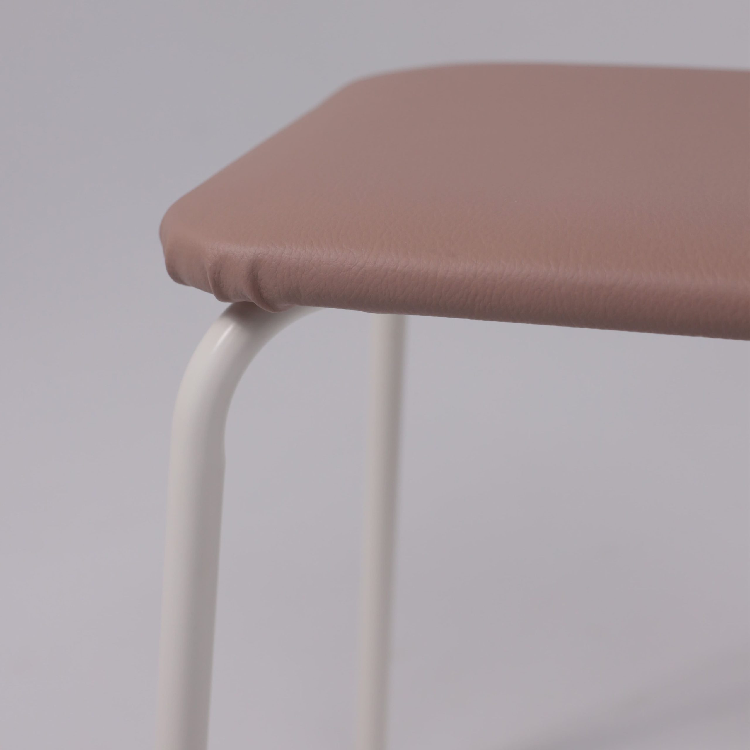 Табурет квадратный 