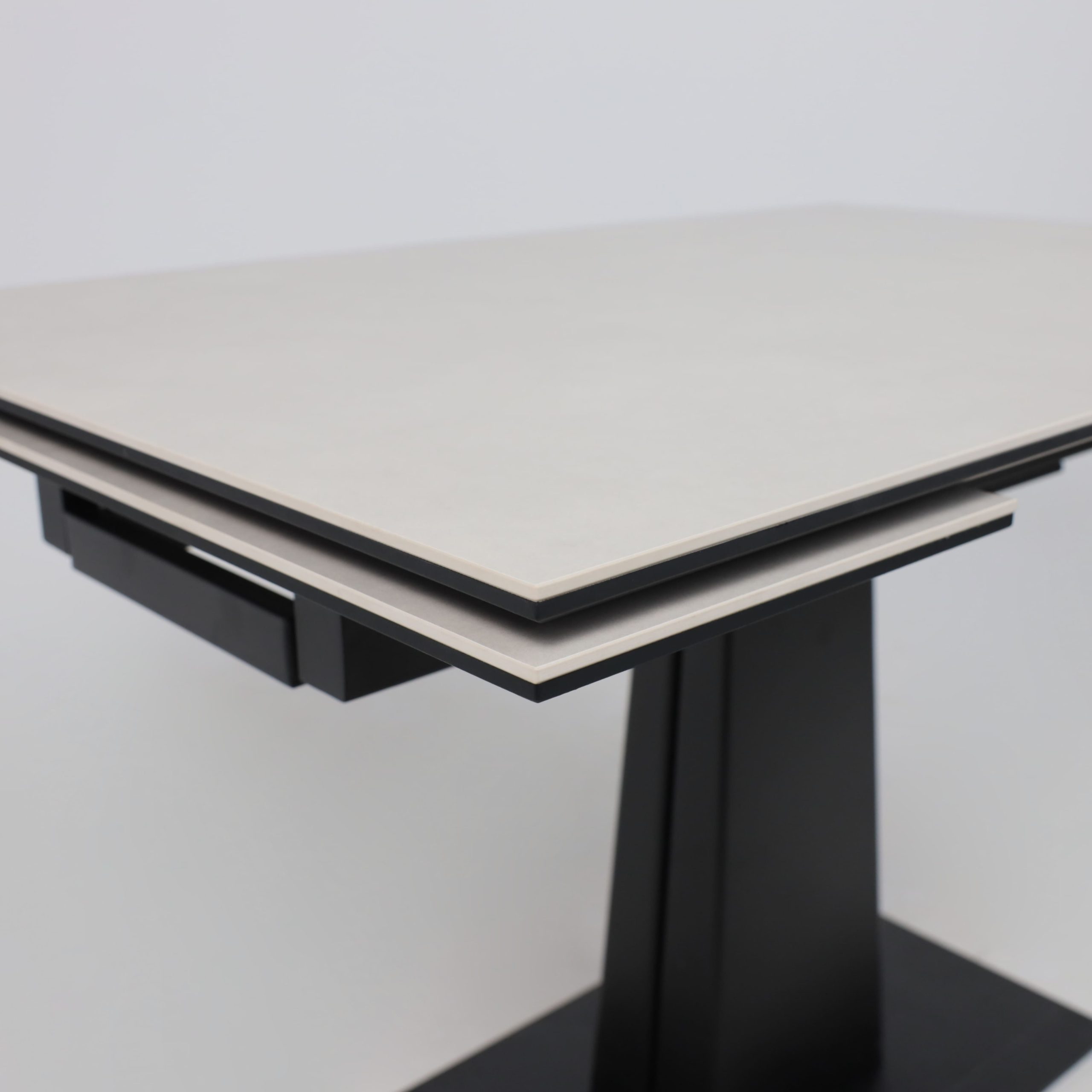 Стол AV 2119, МДФ+керамика, раздвижной 1200 (1800)*800 серый, матовый CARMEN LIDHT GREY/черный