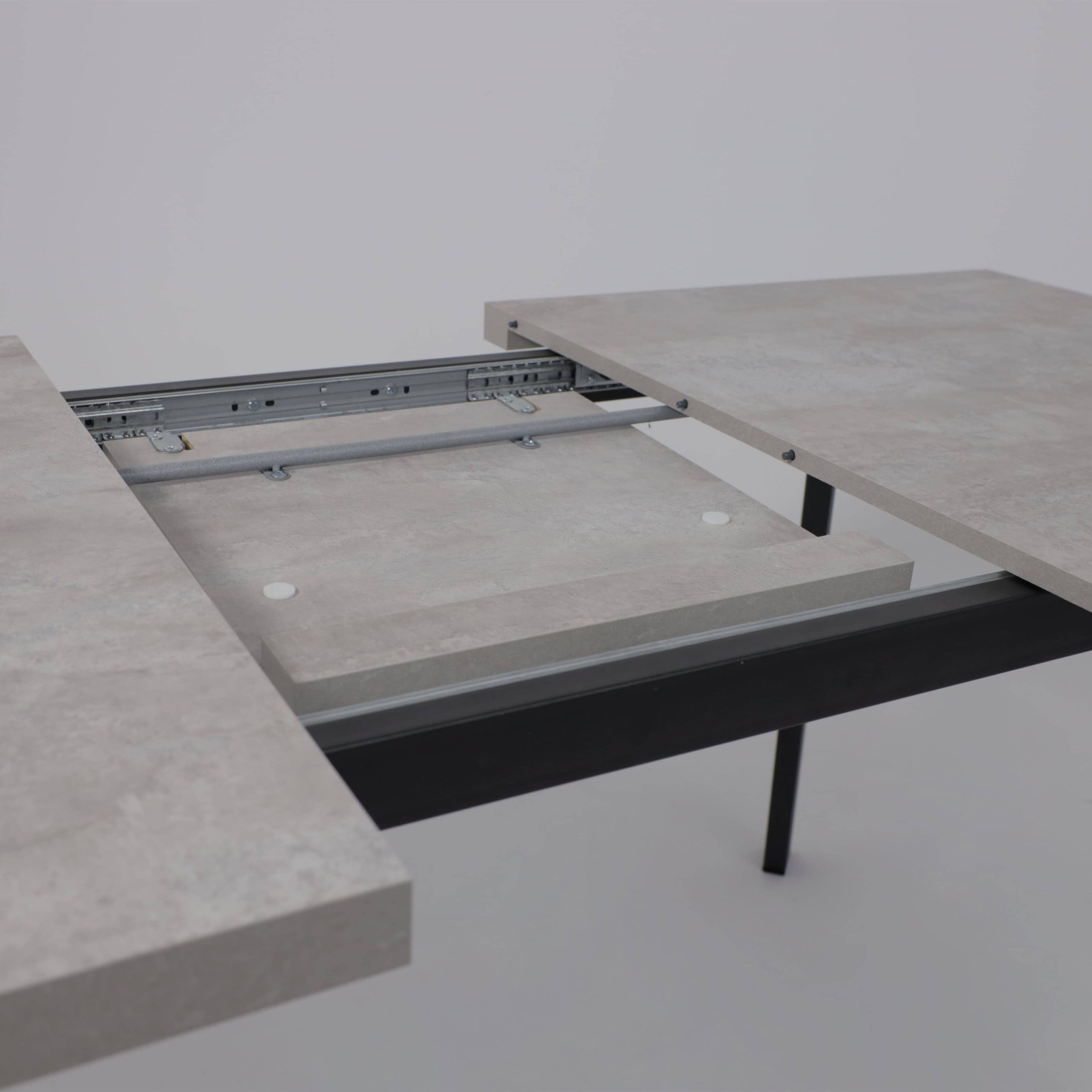 Стол Hagen 140 раздвижной, 140(180)*85, Цемент/Черный