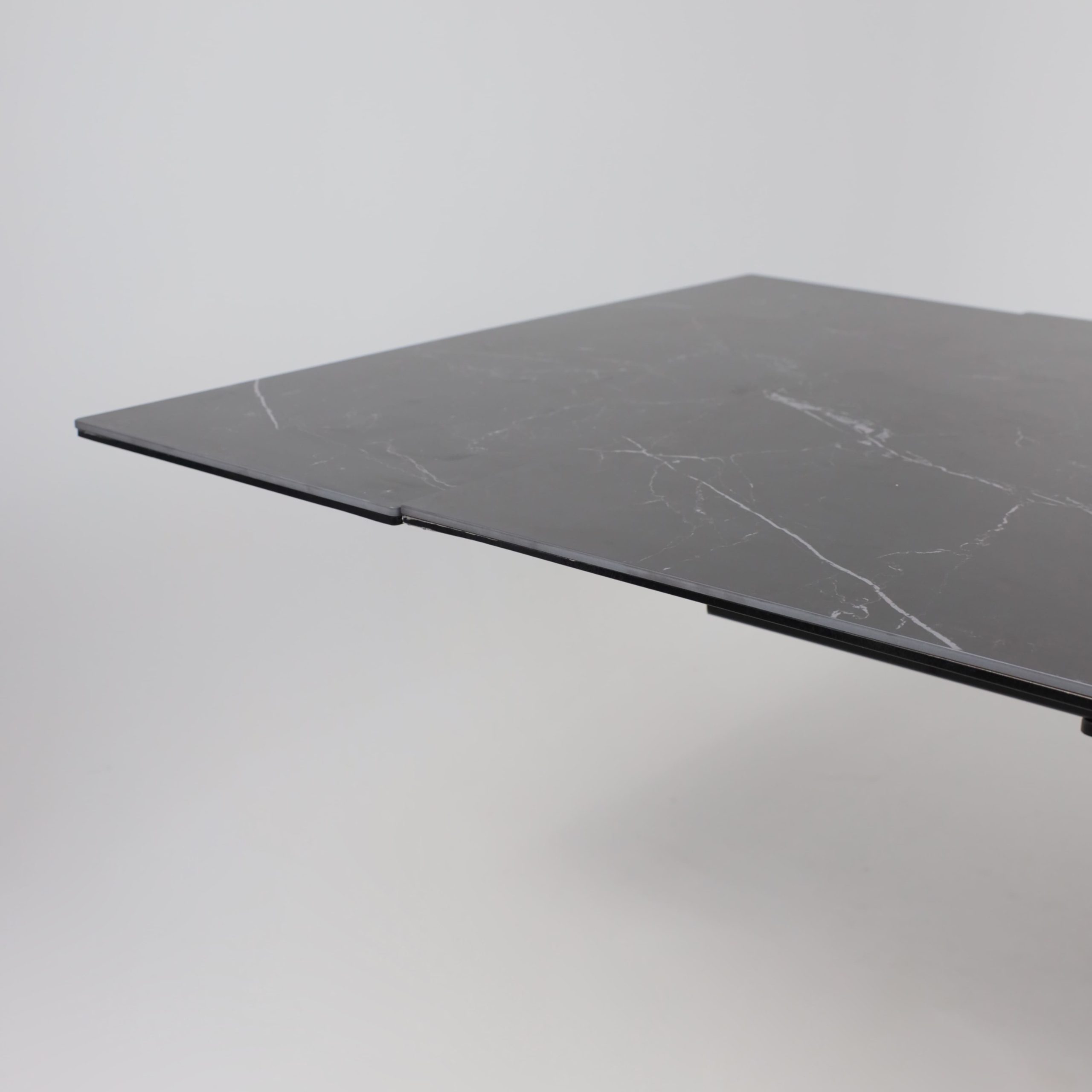 Стол МОНАКО NEW,керамика 0 кат. 1600(2240)*900, Камень черный Greys Black/Черный матовый, квадро