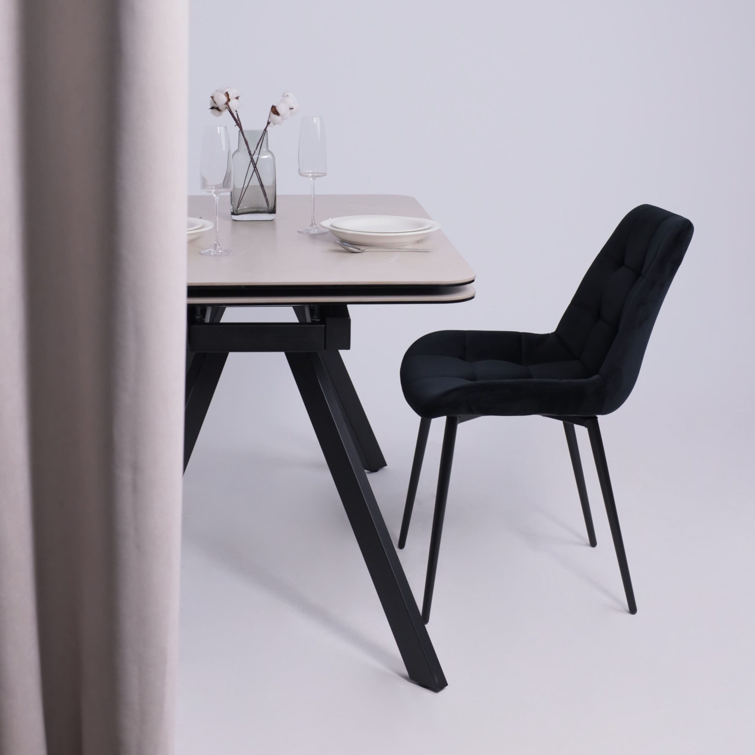 Стол ЛЕОН NEW , керамика 1 кат. 1200(1840)*800, Камень слоновая кость Bayona Ivory/Черный матовый