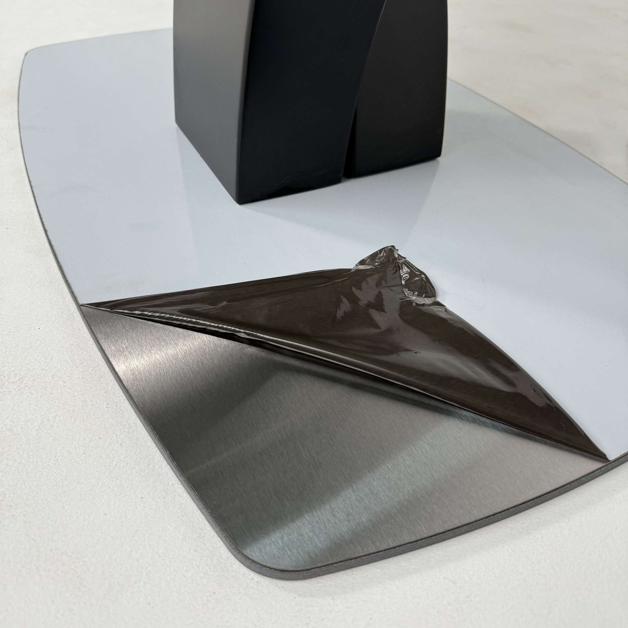 Стол НОТР ДАМ MODERNE, керамика 0 кат. 1400(1800)*850, Камень черный Greys Black /Черный матовый