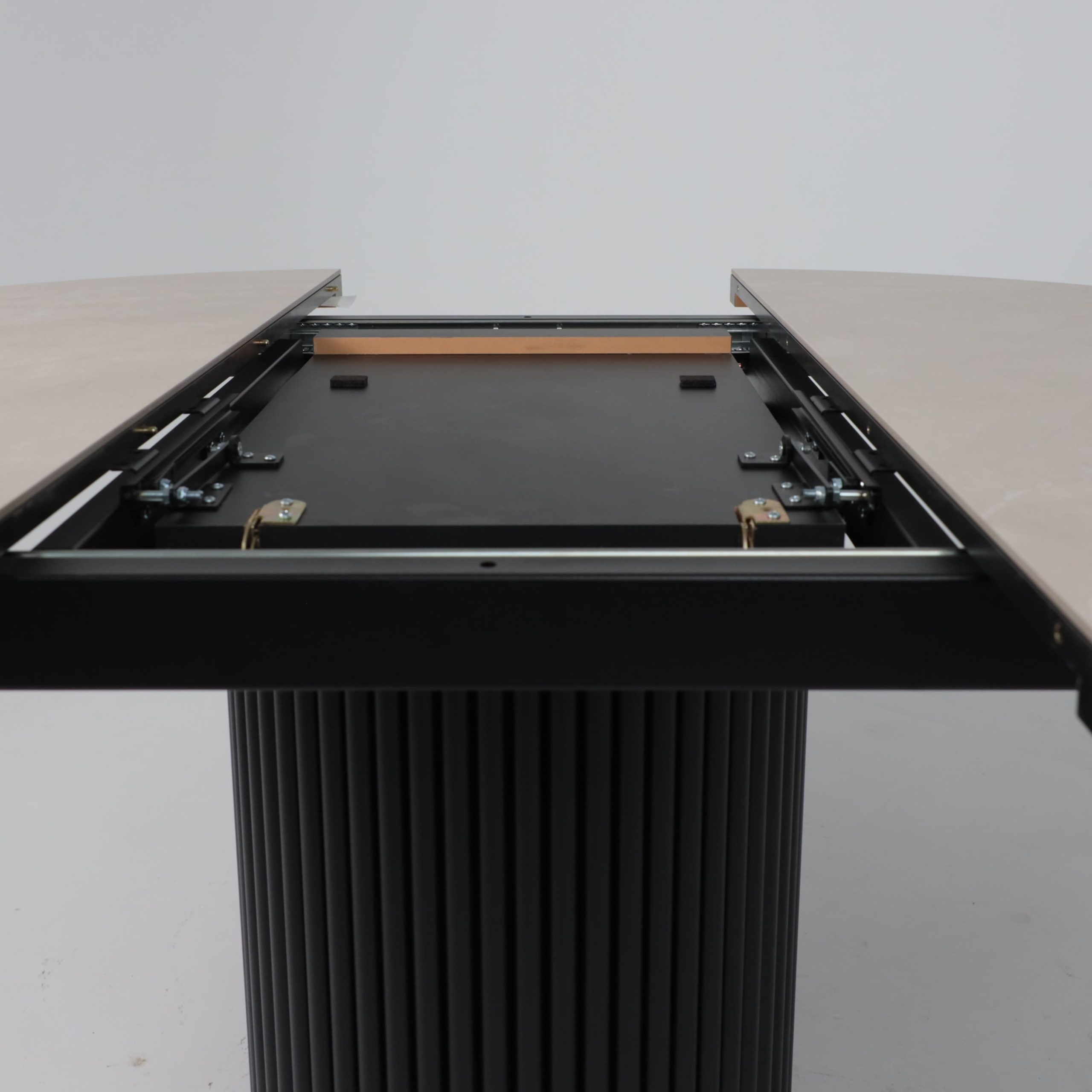 Стол ASKAR ROUND SLIDE-116, раздвижной круглый 116(156), BAYONA IVORY PREMIUM CER/Черный