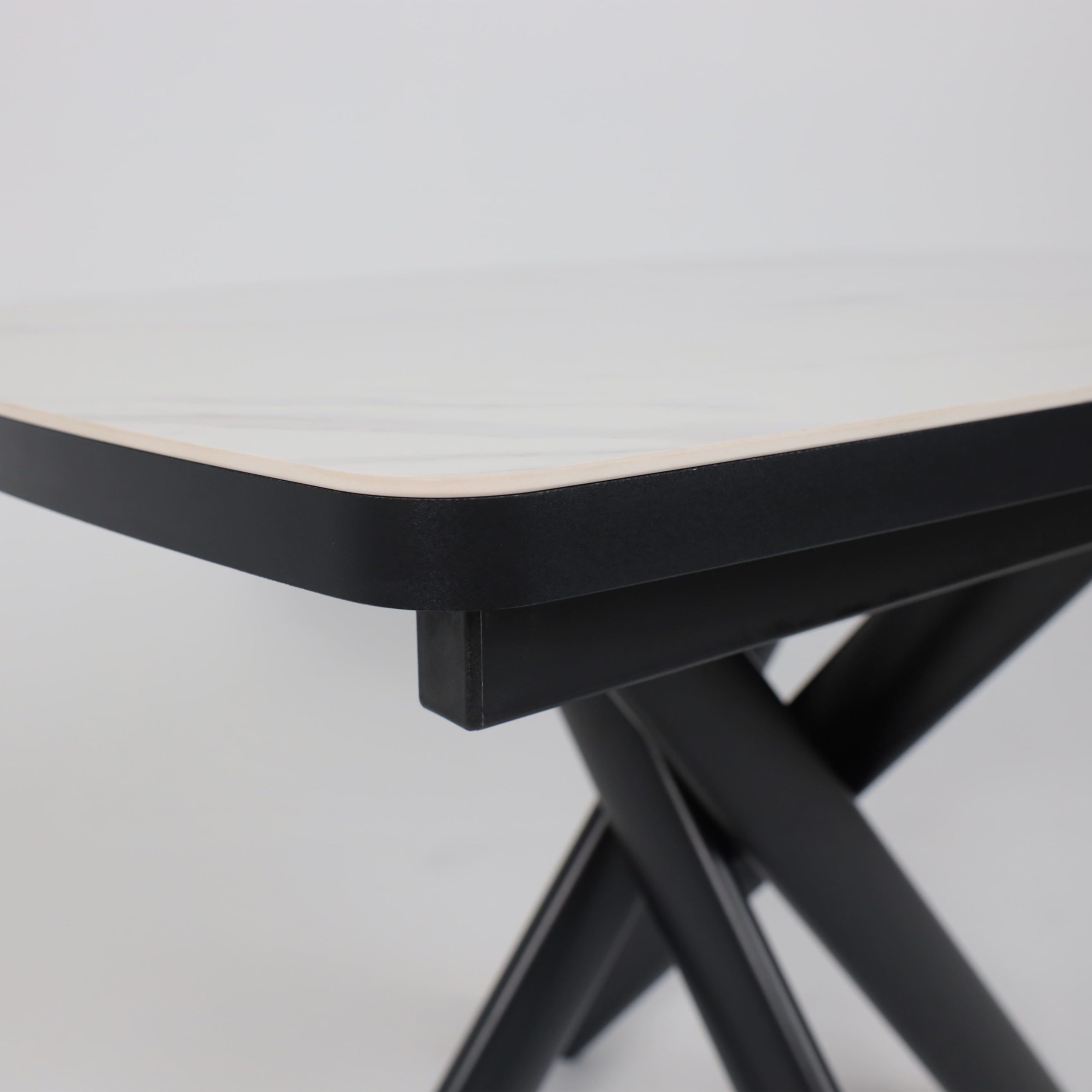 Стол LEONEL-110, раздвижной 110(145)х80, COROLLA WHITE GLOSS ST CER/Черный