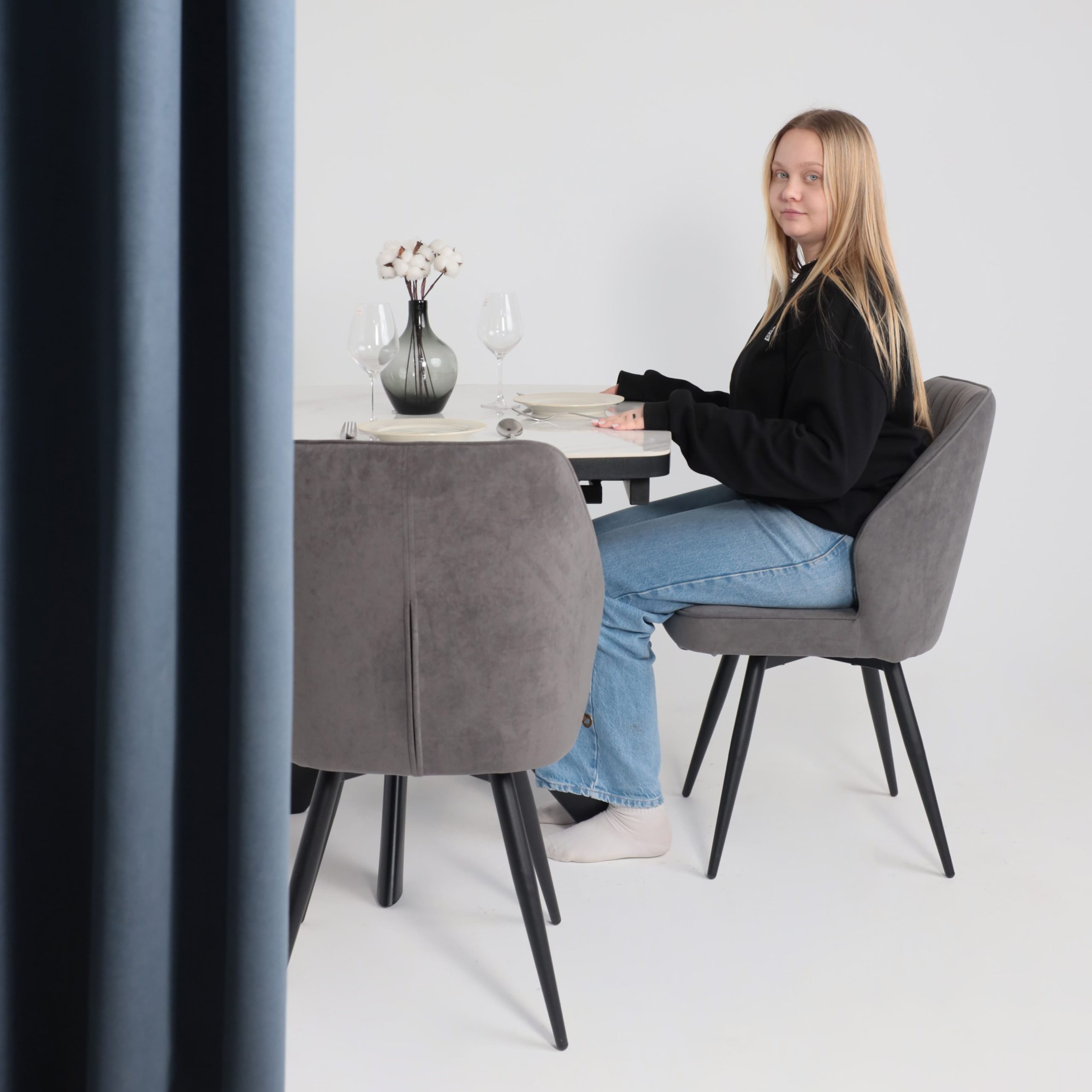 Стол LEONEL-110, раздвижной 110(145)х80, COROLLA WHITE GLOSS ST CER/Черный