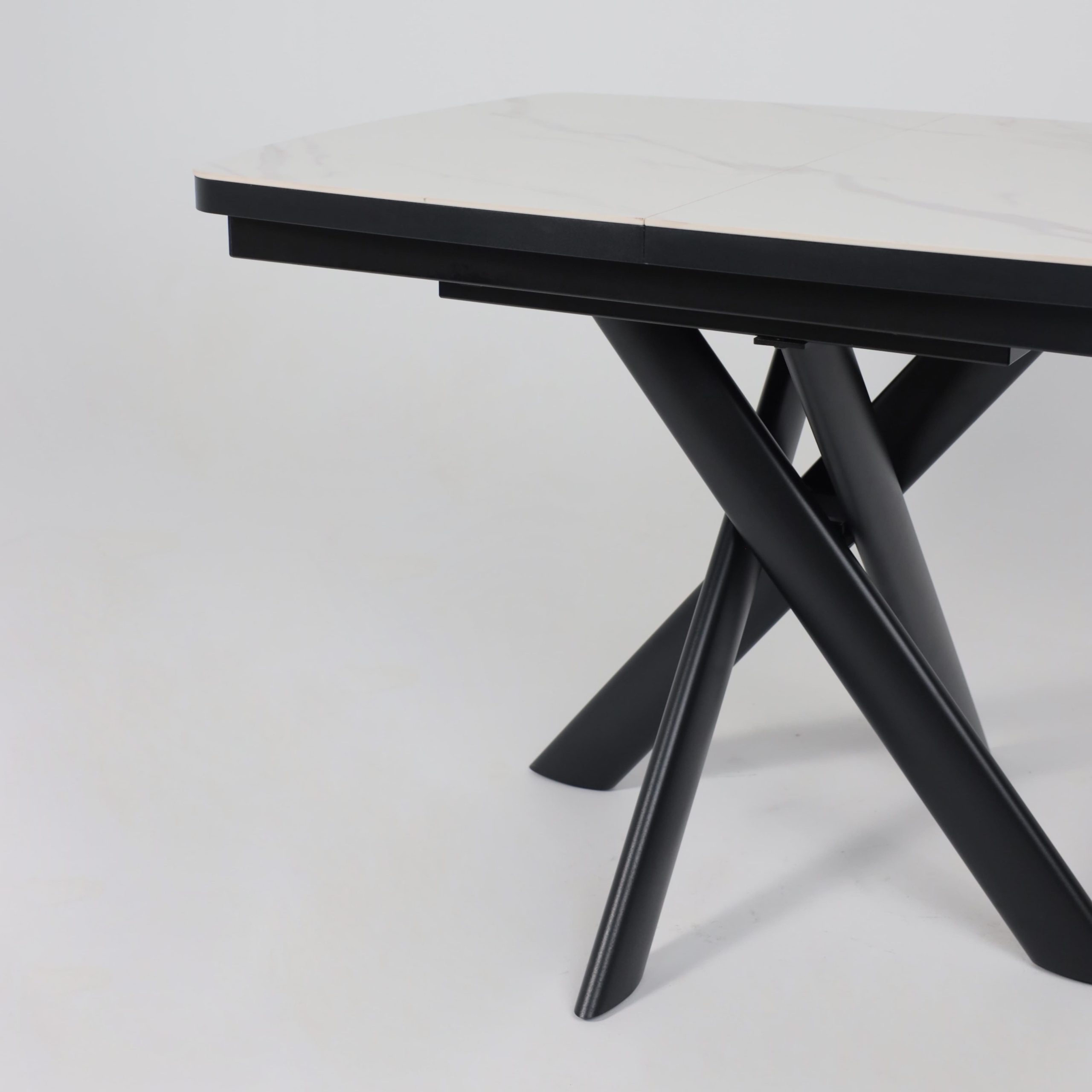 Стол LEONEL-110, раздвижной 110(145)х80, COROLLA WHITE GLOSS ST CER/Черный