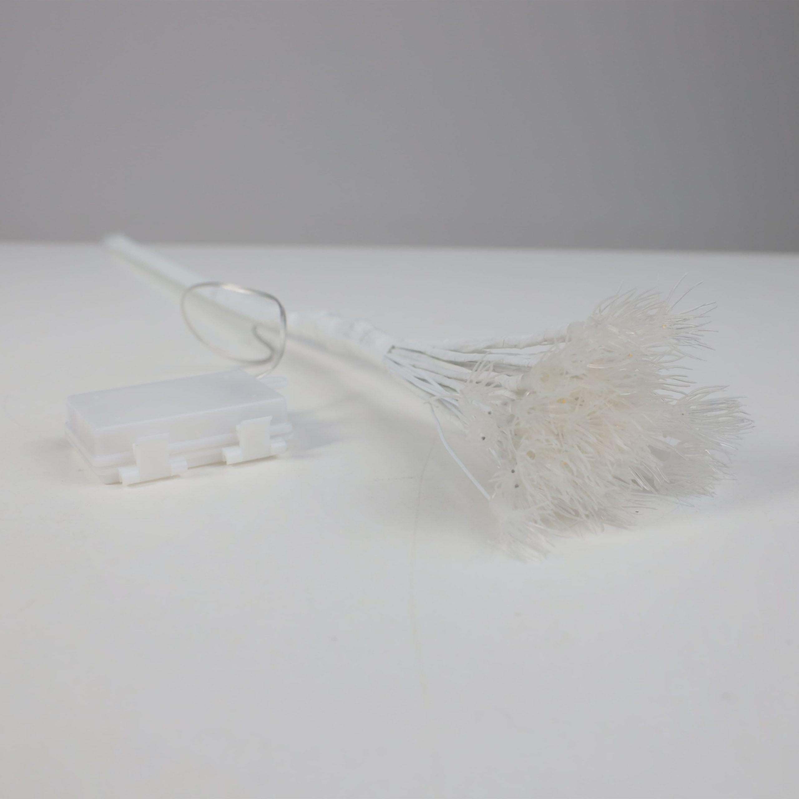 Светодиодный декор AKS тип 8 ( Фейерверк 31х75см 25LED, 3АА )