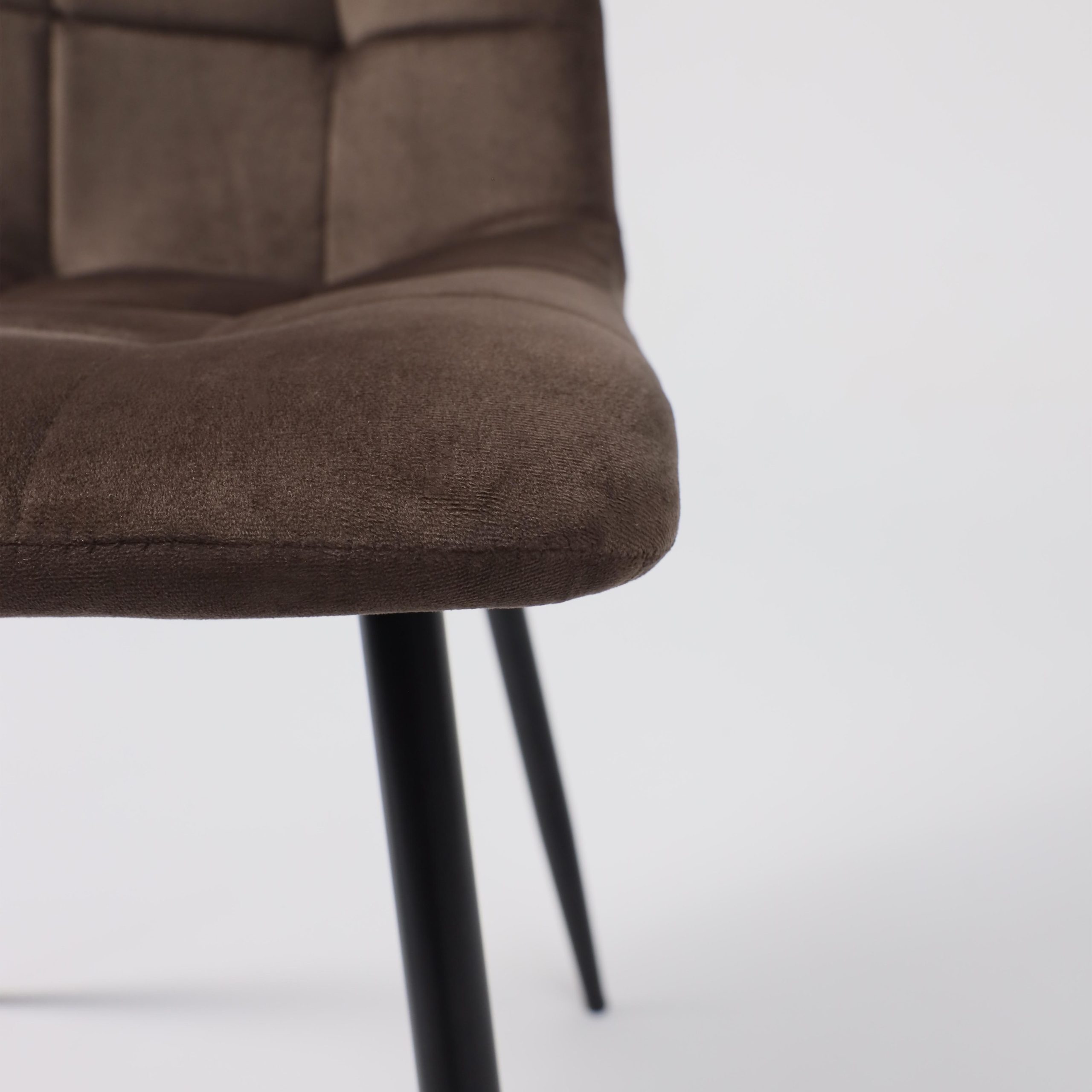 Стул DALLAS, темно-бежевый велюр 38/черный