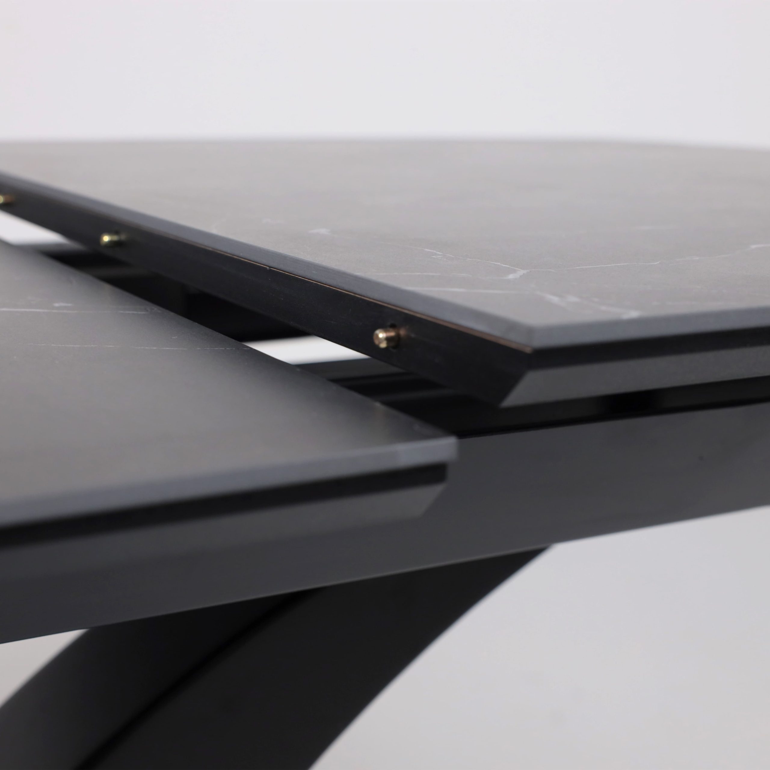 Стол НОТР ДАМ MODERNE, керамика 0 кат. 1400(1800)*850, Камень черный Greys Black /Черный матовый