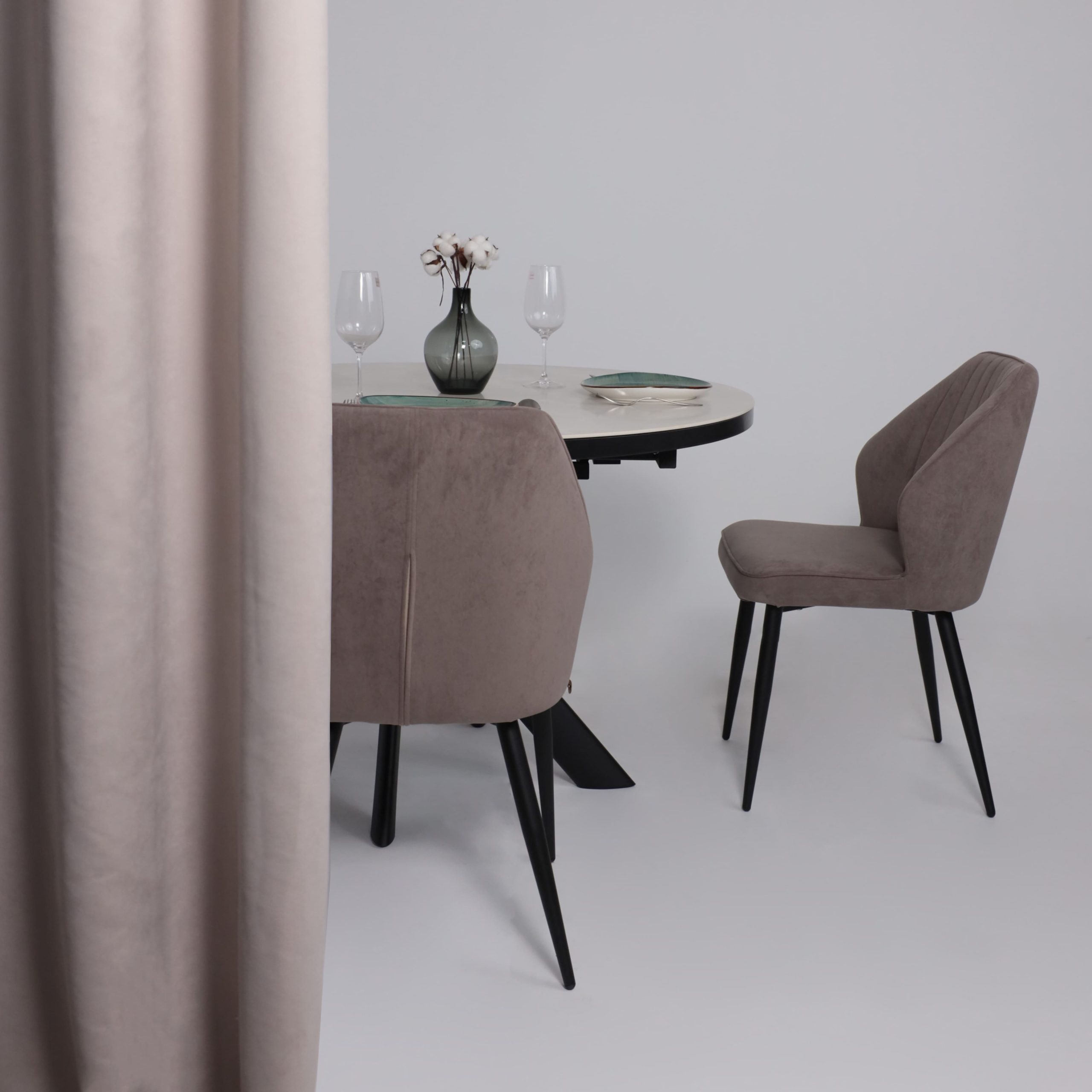 Стул MICHAEL-R1 360, b05 LATTE LUXчерный