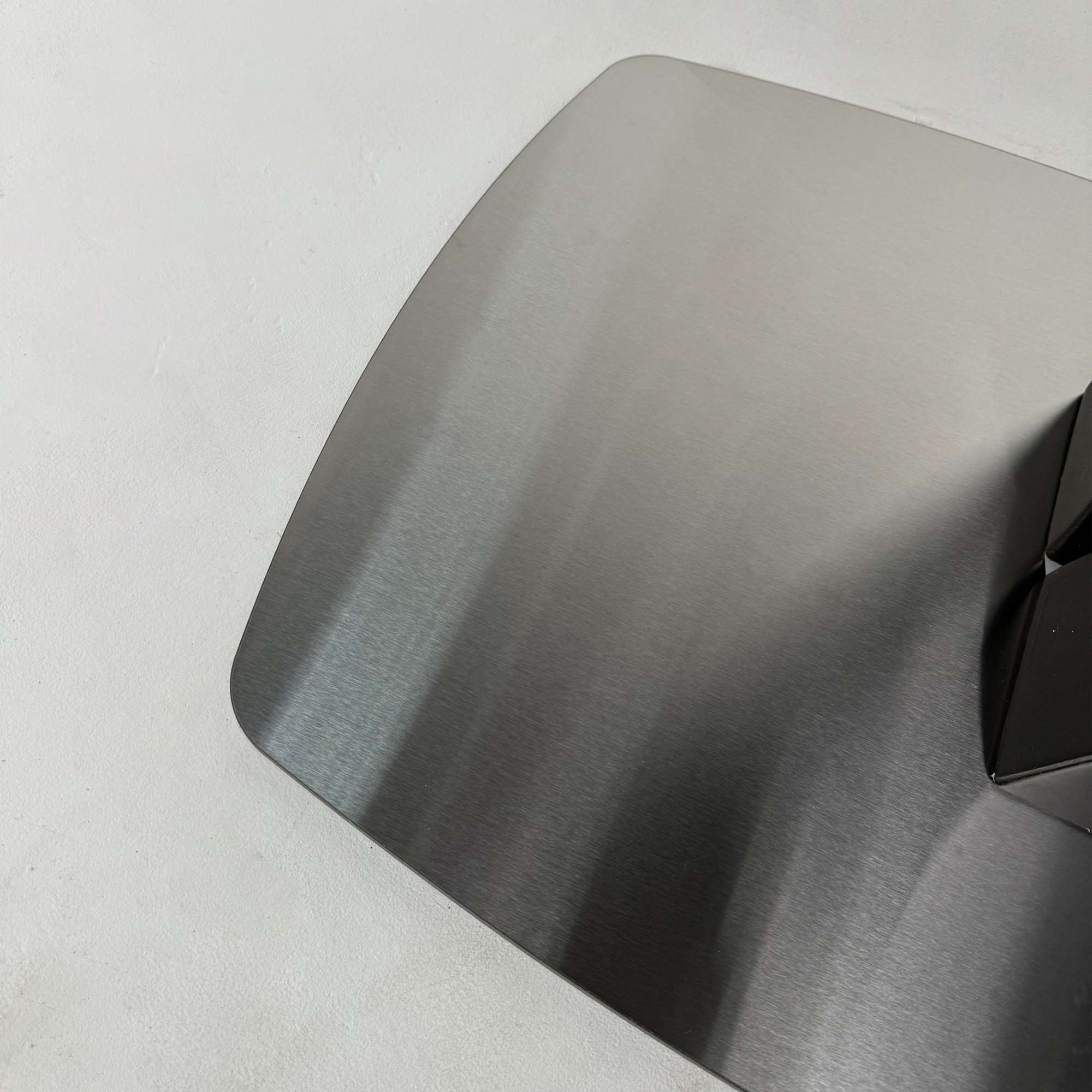 Стол НОТР ДАМ MODERNE, керамика 0 кат. 1400(1800)*850, Камень черный Greys Black /Черный матовый