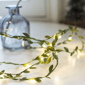 Светодиодная гирлянда AKS тип 5 ( Листочки 40LED, 4м, 3АА )